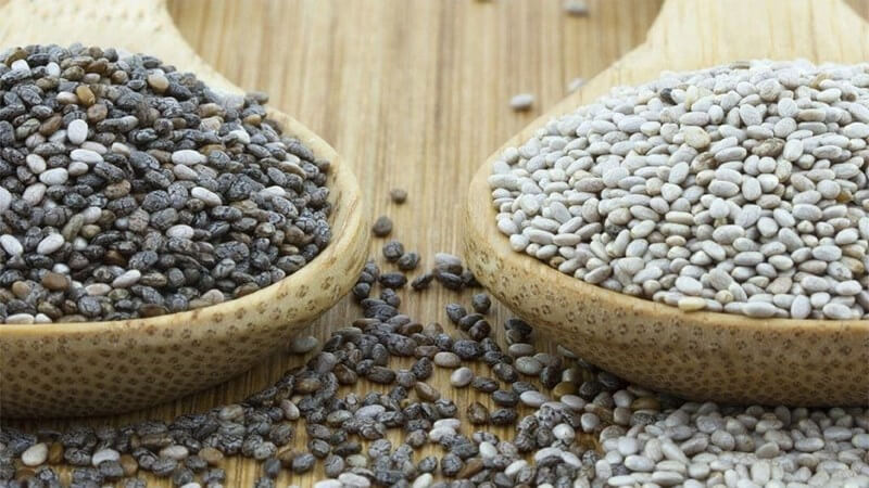 hat-chia-trang-va-hat-chia-den