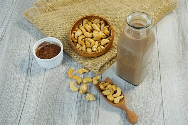 Cách Làm Sữa Hạt Điều Bổ Dưỡng Dễ Làm Tại Nhà 6 cach-lam-sua-hat-dieu-cacao-don-gian-nhat