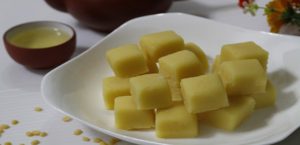 cach-lam-banh-dau-xanh-bang-noi-com-dien-don-gian-nhat