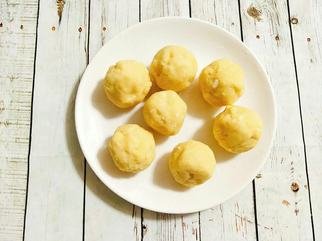 Cách Làm Bánh Đậu Xanh Bằng Nồi Cơm Điện Đơn Giản Nhất 9 cach-sen-nhan-dau-xanh-vo-vien-dau-xanh