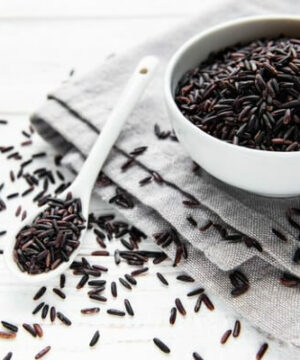 cach-nau-com-gao-lut-den